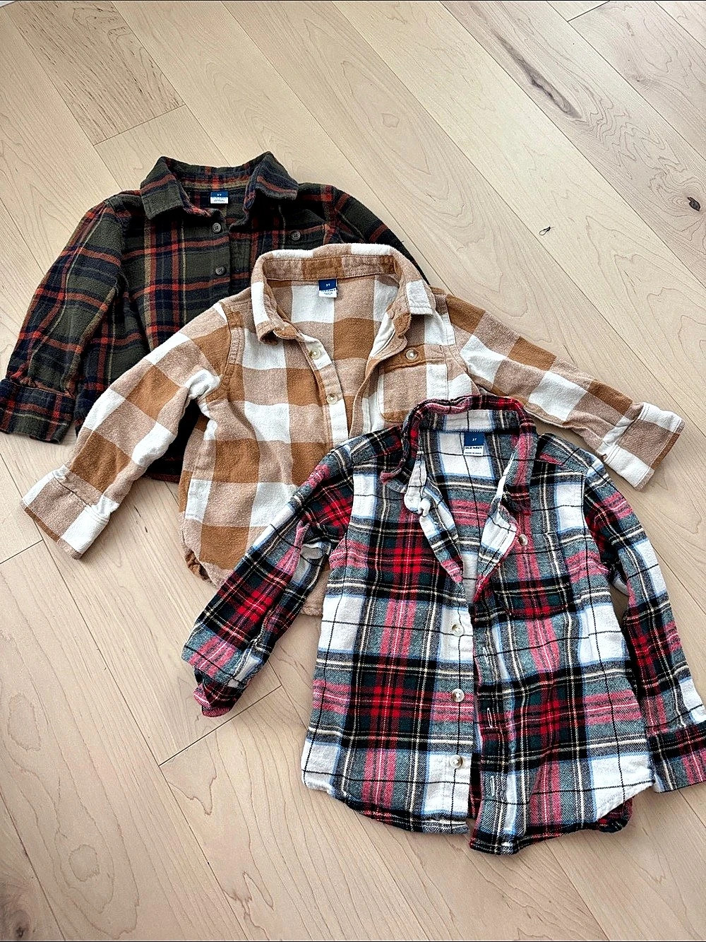 Old Navy Plaid Button-Down Shirts (3 Set) Like New